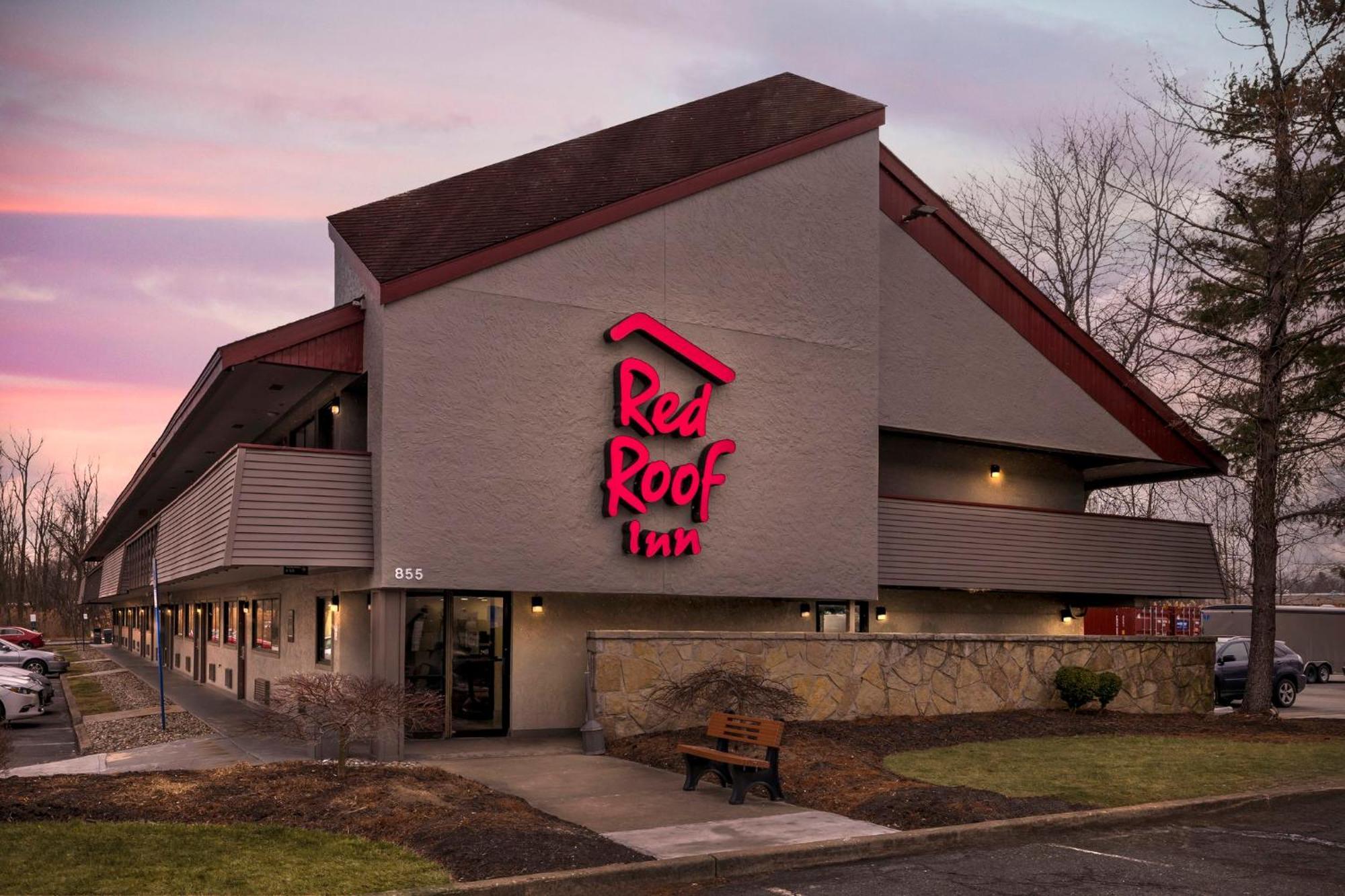 Red Roof Motel